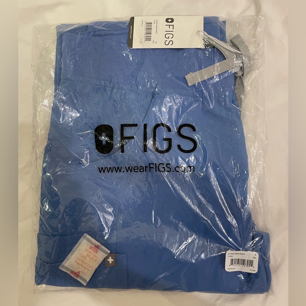 Figs Kade Cargo Scrub Pants NWT Ceil Blue